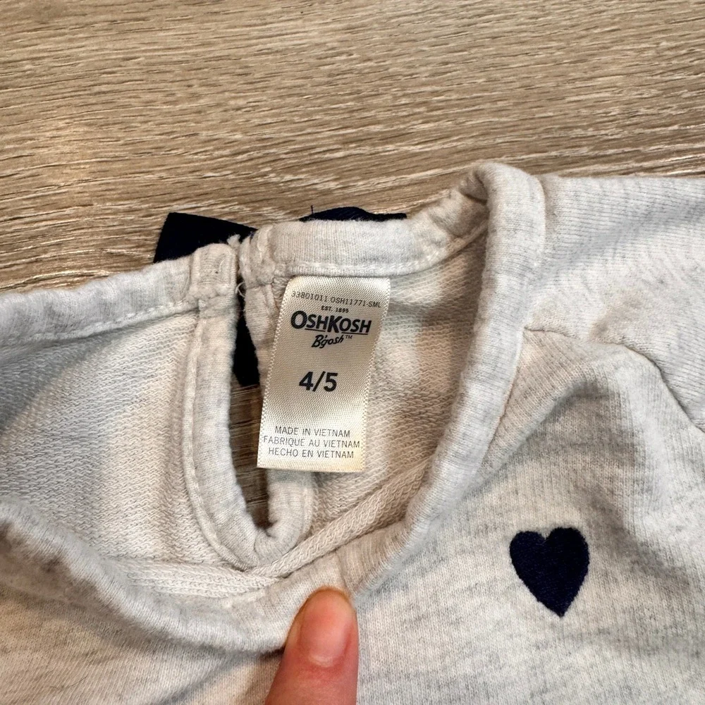 OshKosh B'gosh Girls Gray Sweatshirt Top with Floral Hem Size 4/5 Xsmall‎